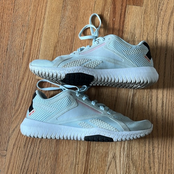 Reebok Women’s Aqua Tennis Shoes Size 8 - Picture 5 of 10